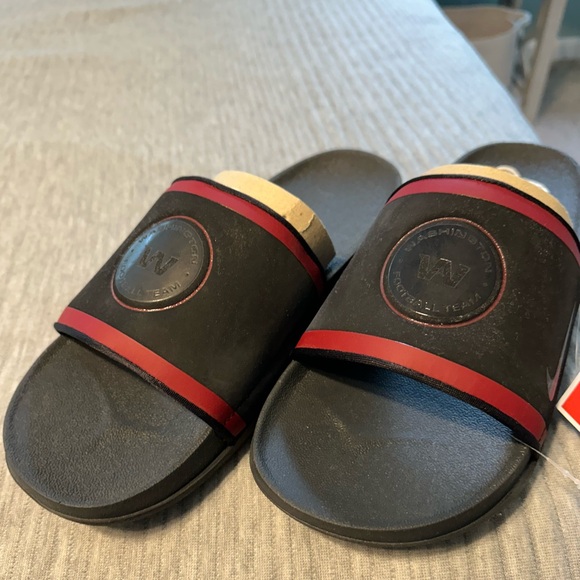 Men’s Nike (Washington Football Team) slides, new with tags. Size 11. - Picture 1 of 7